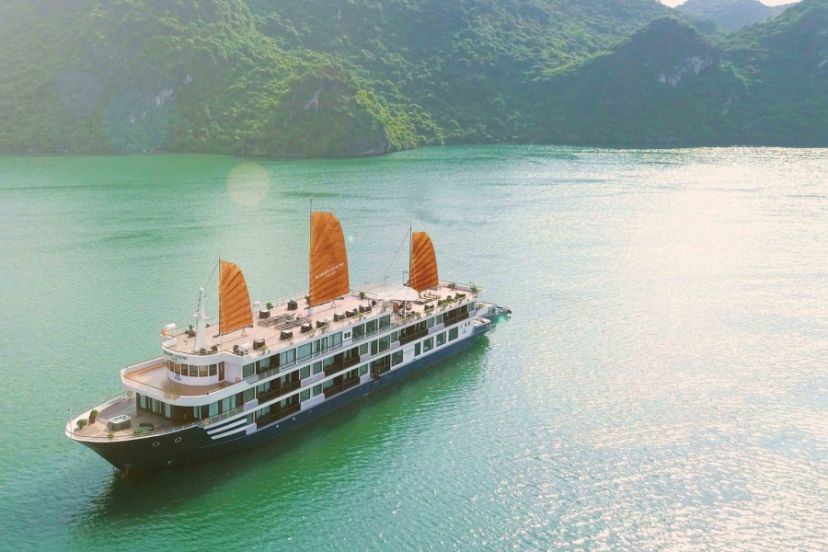 Where To Stay In Halong Bay? Here Is Your Answer! Where To Stay In Halong Bay? Here Is Your Answer!